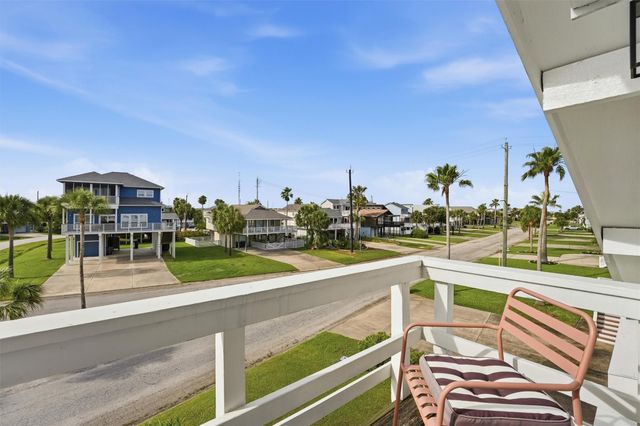 13839 Pirates Beach Boulevard, Galveston, TX 77554