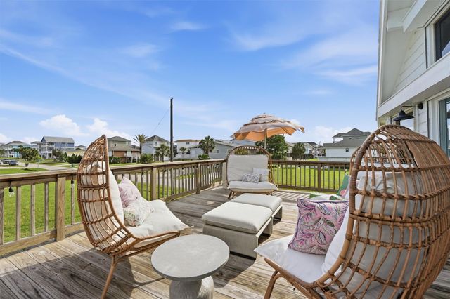 13839 Pirates Beach Boulevard, Galveston, TX 77554