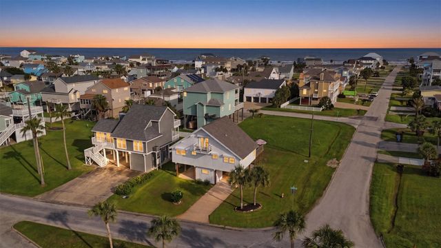 13839 Pirates Beach Boulevard, Galveston, TX 77554