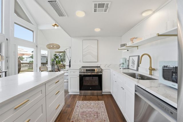 13839 Pirates Beach Boulevard, Galveston, TX 77554
