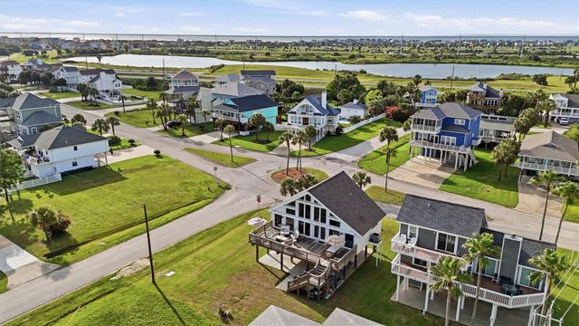 13839 Pirates Beach Boulevard, Galveston, TX 77554
