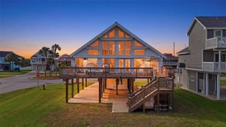 13839 Pirates Beach Boulevard, Galveston, TX 77554