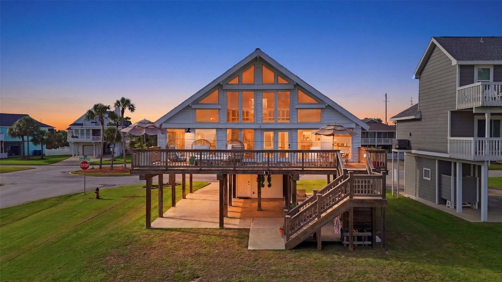 13839 Pirates Beach Boulevard, Galveston, TX 77554