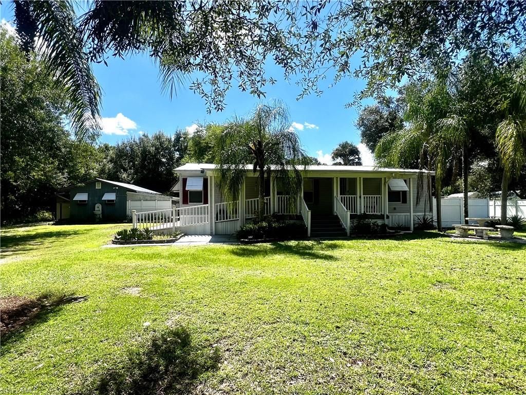 1027 Everglade AVE, LABELLE, FL 33935 — exterior