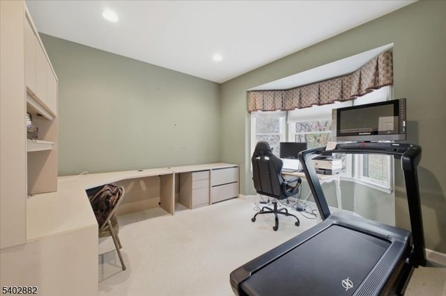 13 Old Schoolhouse Rd, Bethlehem Twp., NJ 08802