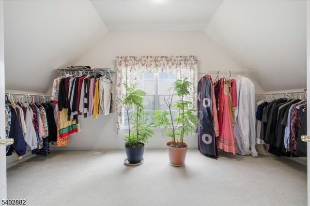 13 Old Schoolhouse Rd, Bethlehem Twp., NJ 08802