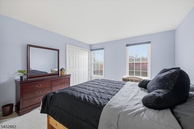 13 Old Schoolhouse Rd, Bethlehem Twp., NJ 08802