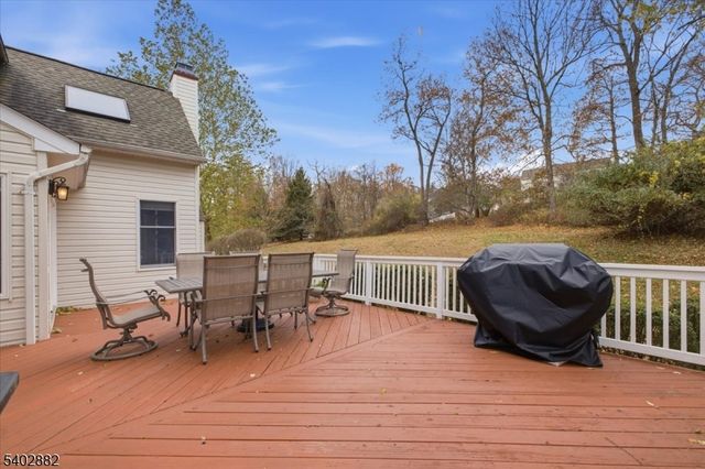 13 Old Schoolhouse Rd, Bethlehem Twp., NJ 08802