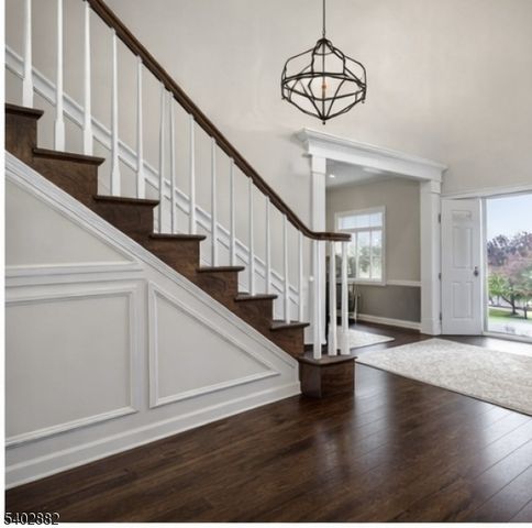 13 Old Schoolhouse Rd, Bethlehem Twp., NJ 08802