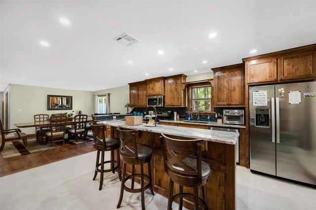 764 East Lake, Lawton, OK 73507