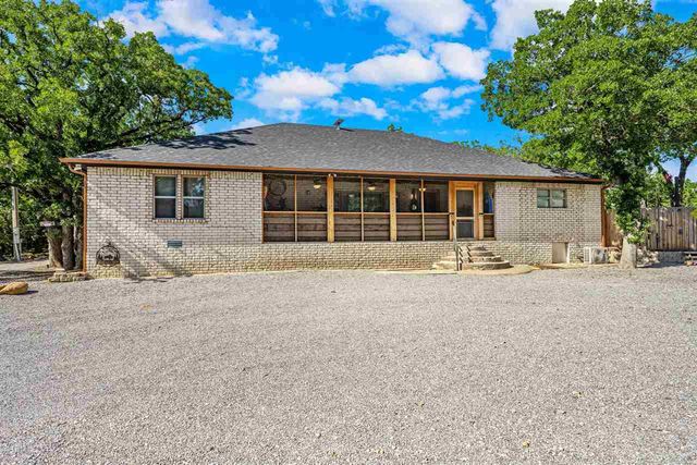 764 East Lake, Lawton, OK 73507