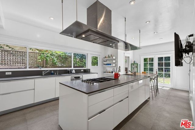 1614 Virginia Road, Los Angeles, CA 90019