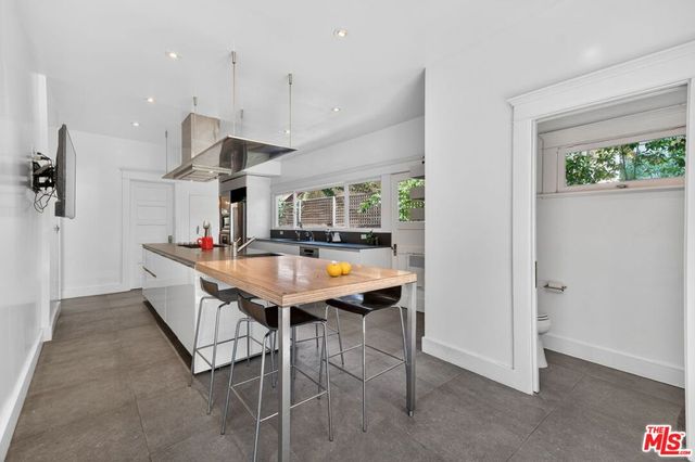 1614 Virginia Road, Los Angeles, CA 90019