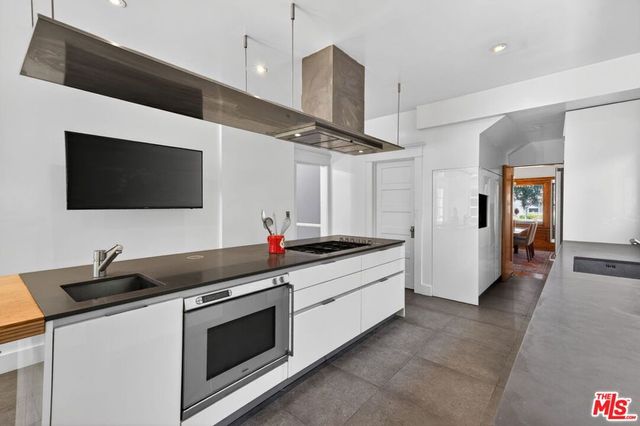 1614 Virginia Road, Los Angeles, CA 90019