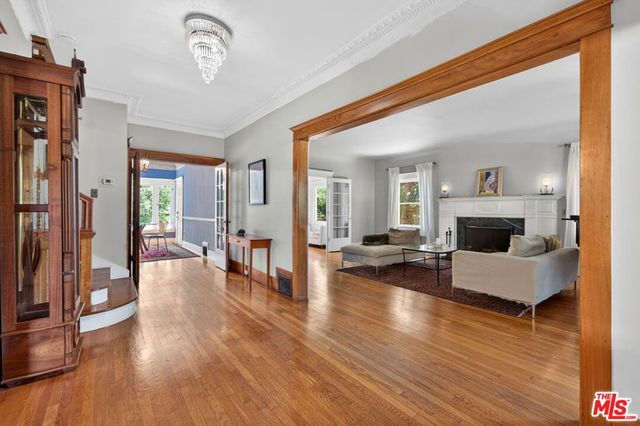 1614 Virginia Road, Los Angeles, CA 90019