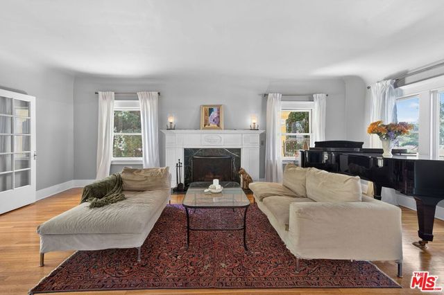 1614 Virginia Road, Los Angeles, CA 90019