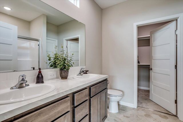 2701 N Mainsgate Dr, Augusta, KS 67010
