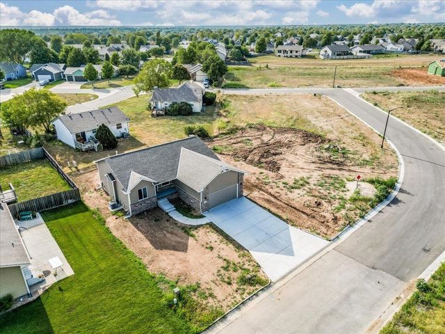 2701 N Mainsgate Dr, Augusta, KS 67010