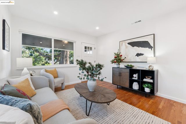 3471 Morcom Ave, Oakland, CA 94619