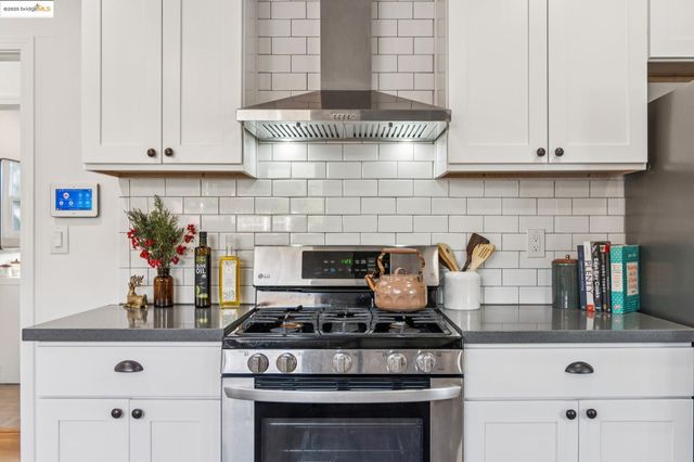 3471 Morcom Ave, Oakland, CA 94619