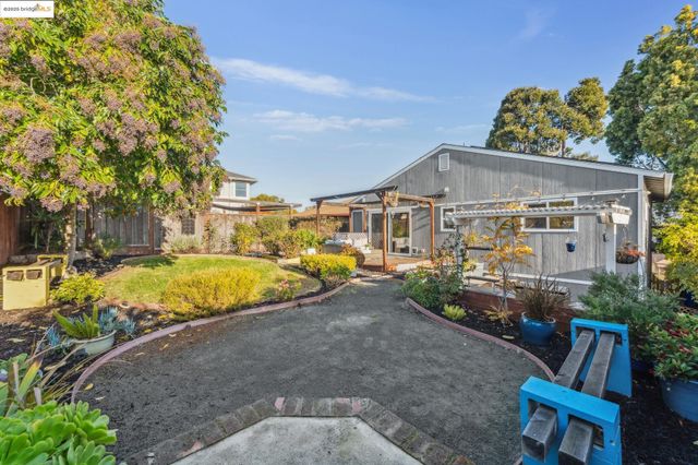 3471 Morcom Ave, Oakland, CA 94619