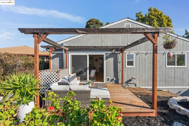 3471 Morcom Ave, Oakland, CA 94619