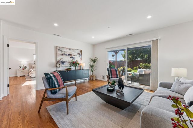 3471 Morcom Ave, Oakland, CA 94619