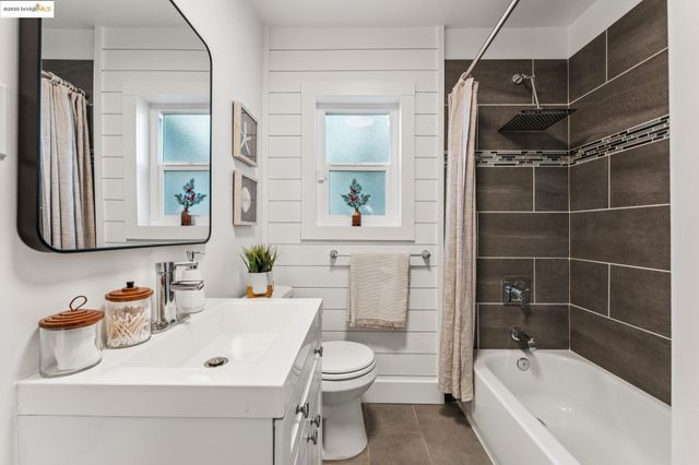 3471 Morcom Ave, Oakland, CA 94619