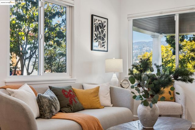 3471 Morcom Ave, Oakland, CA 94619