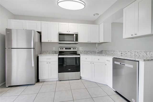 140 RESERVE CIRCLE 104, Oviedo, FL 32765