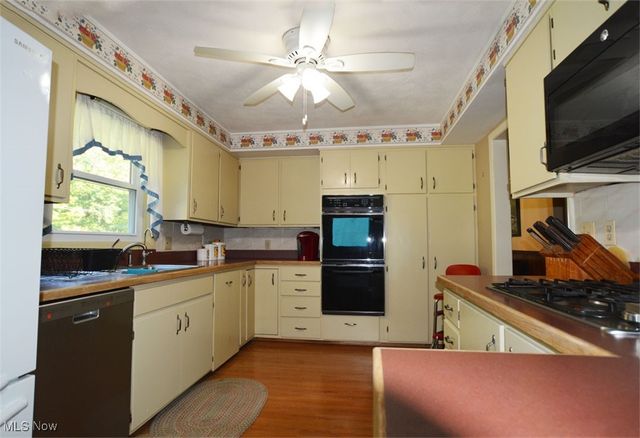 13170 Caves Road, Chesterland, OH 44026