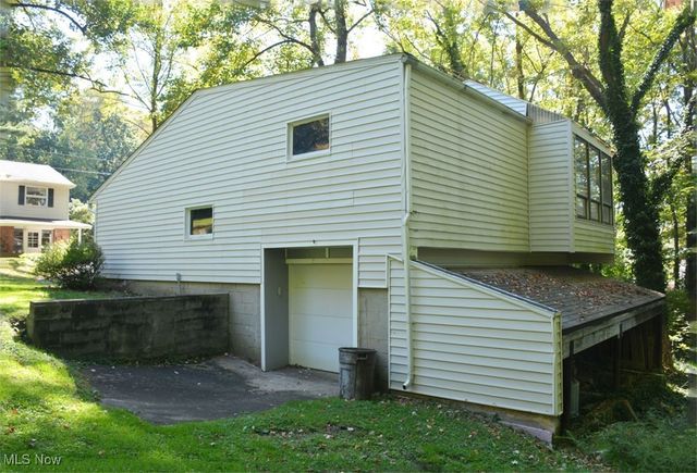 13170 Caves Road, Chesterland, OH 44026