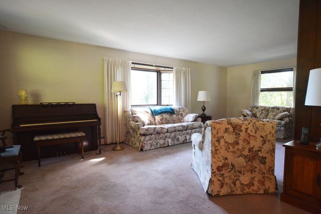 13170 Caves Road, Chesterland, OH 44026