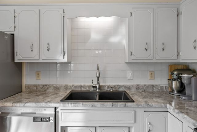 2130 Amadeus Dr, Clarksville, TN 37040