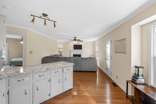 2130 Amadeus Dr, Clarksville, TN 37040