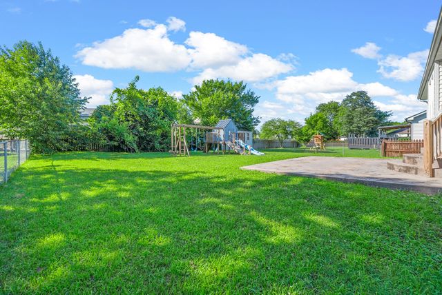 2130 Amadeus Dr, Clarksville, TN 37040