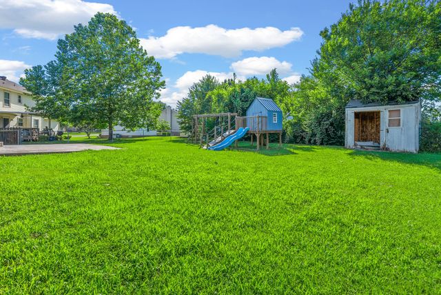 2130 Amadeus Dr, Clarksville, TN 37040