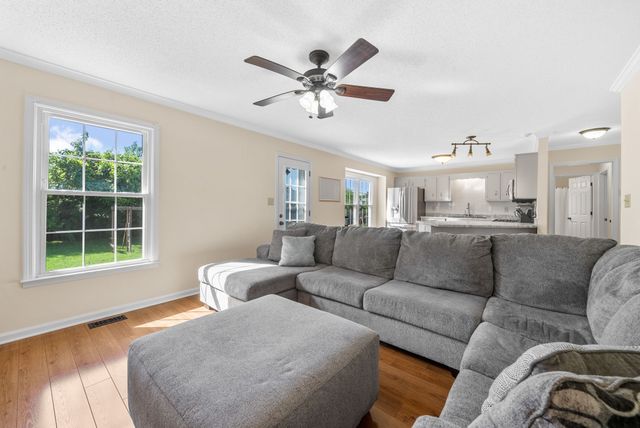 2130 Amadeus Dr, Clarksville, TN 37040