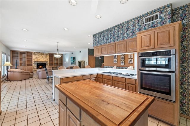 305 Marina Dr, Port Aransas, TX 78373