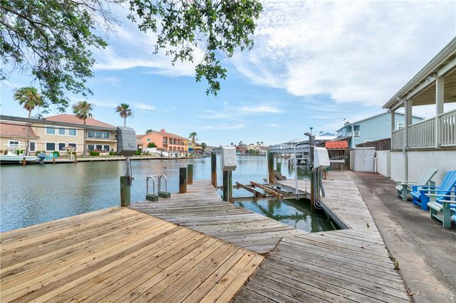 305 Marina Dr, Port Aransas, TX 78373
