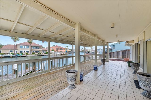 305 Marina Dr, Port Aransas, TX 78373