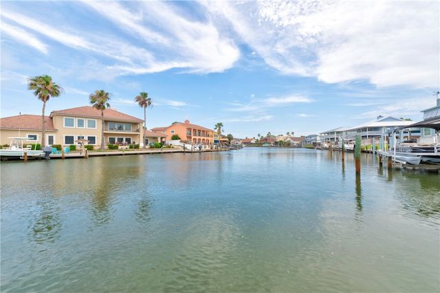 305 Marina Dr, Port Aransas, TX 78373