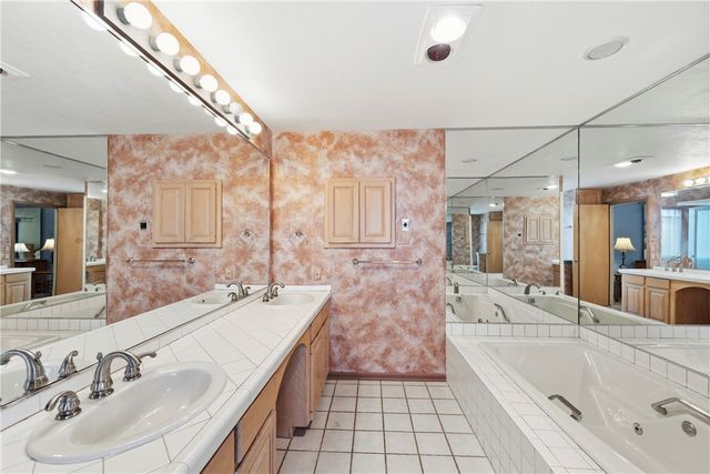 305 Marina Dr, Port Aransas, TX 78373