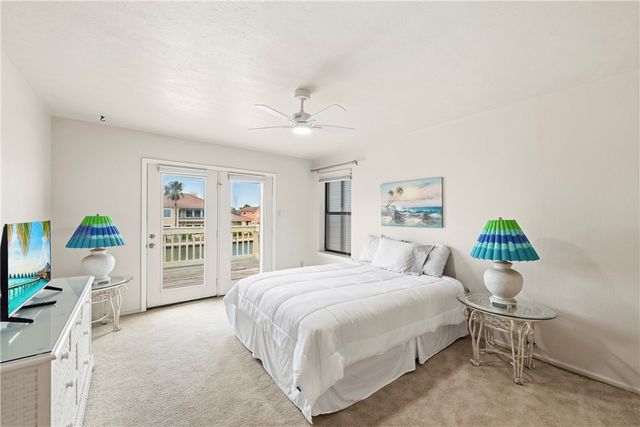 305 Marina Dr, Port Aransas, TX 78373