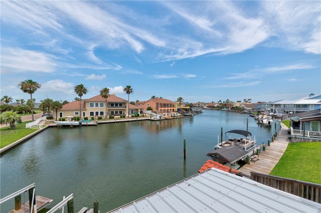 305 Marina Dr, Port Aransas, TX 78373