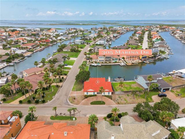 305 Marina Dr, Port Aransas, TX 78373