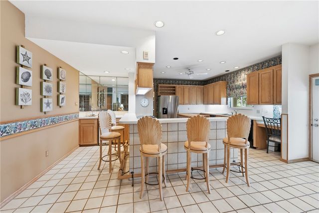 305 Marina Dr, Port Aransas, TX 78373