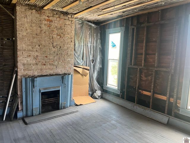 1647 Jefferson ST, Paducah, KY 42001