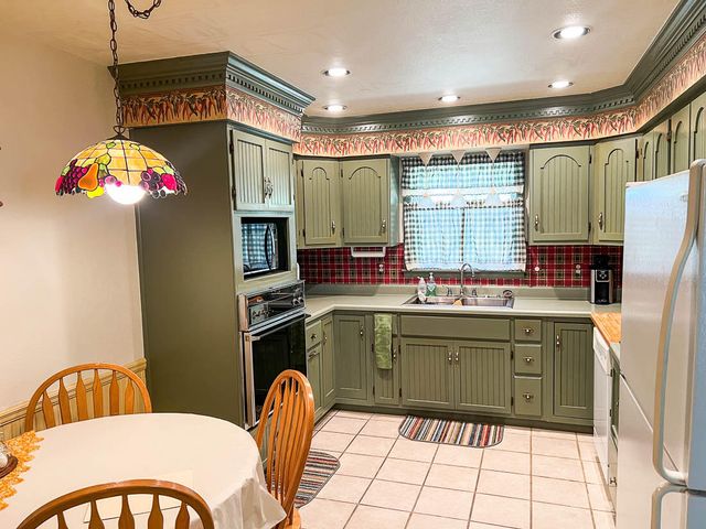16 Piche Drive, Isabella, MO 65676