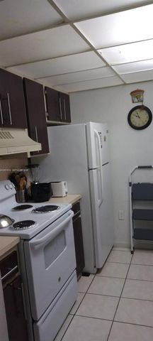 7075 NW 186th St C207, Hialeah, FL 33015